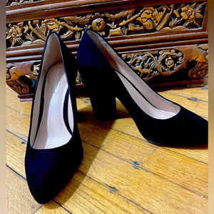 Antonio Melani Pumps